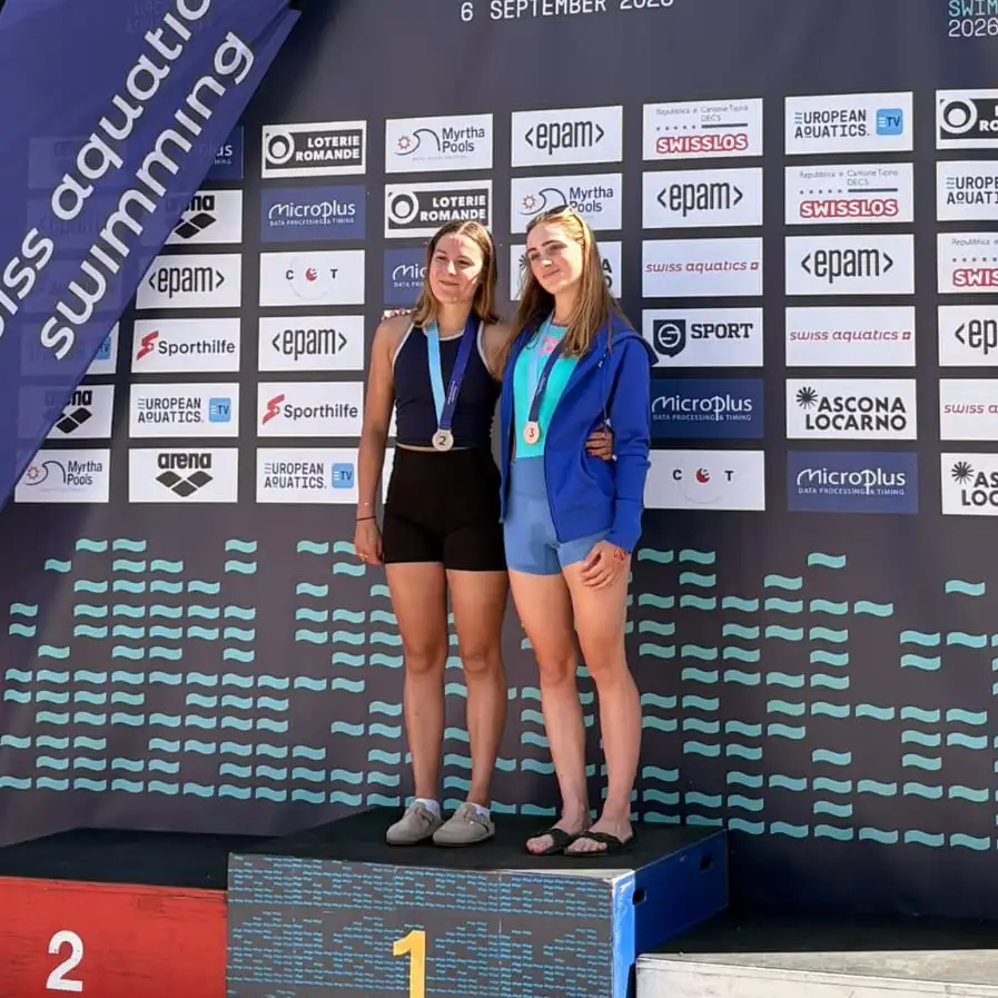 Ella Ruby Frank auf dem Podium der Openwater Schweizer Meisterschaft 2026