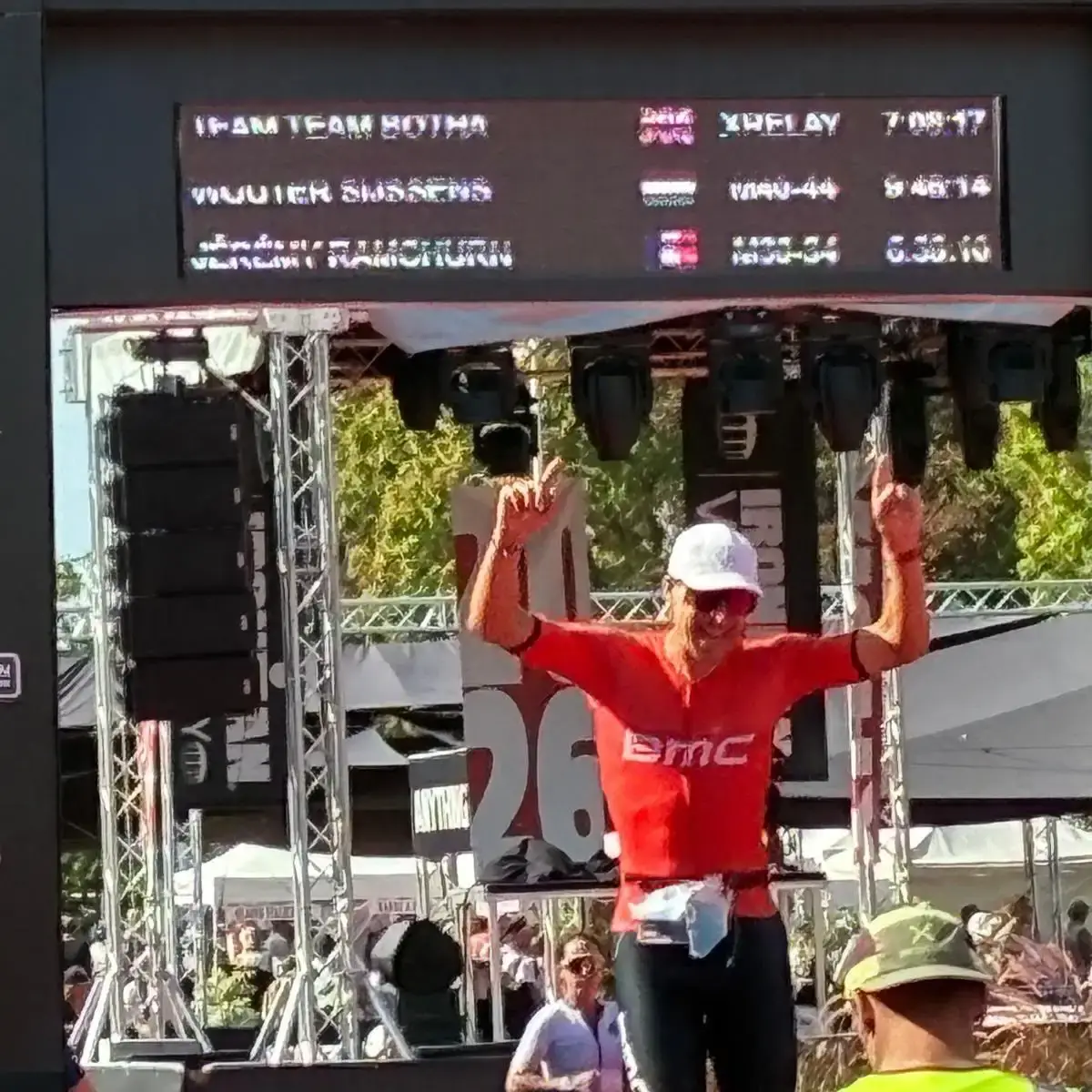 Wouter Sjissens Zieleinlauf Marathon Ironman Vichy 2026